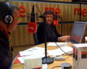 Juan Ramón Lucas y Carlos Santos, en el estudio de En Días Como Hoy