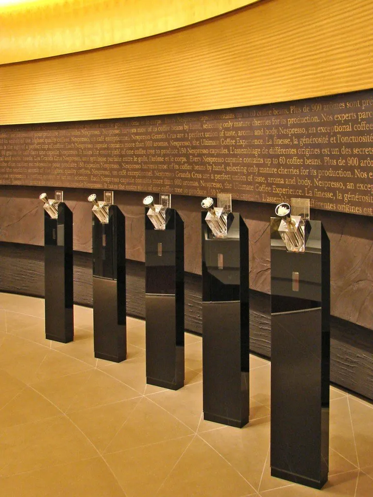 L'espace des senteurs de la boutique Nespresso (119 Champs-Elysé), por Dalbera L'espace des senteurs de la boutique Nespresso (119 Champs-Elysé), por Dalbera