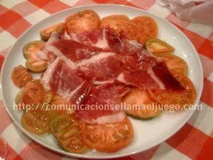 Tomates Raf Jamón de jabugo y tomates Raf. No es mala dieta…