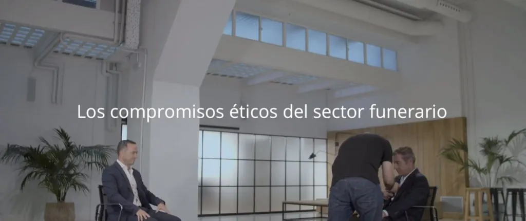 Charla al estilo del Banco Sabadell entre Pablo Herreros y Antonio Gosálvez, sobre la ética funeraria y el servicio que prestan los tanatorios ante la pérdida de un ser querido